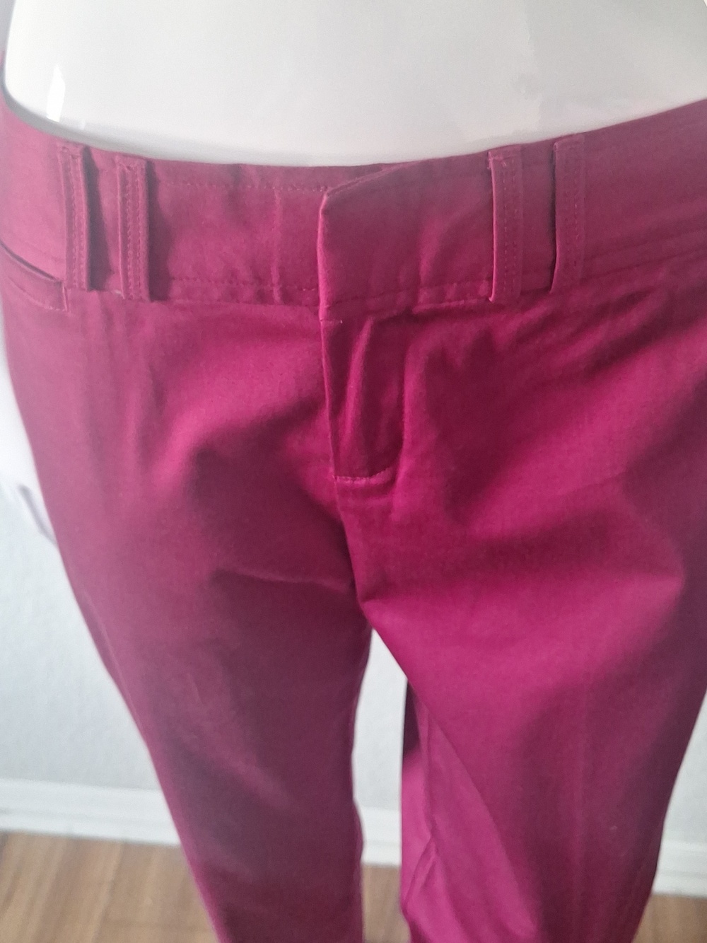 Banana Republic Ryan Fit Dark Fushia Capris - Picture 3 of 8